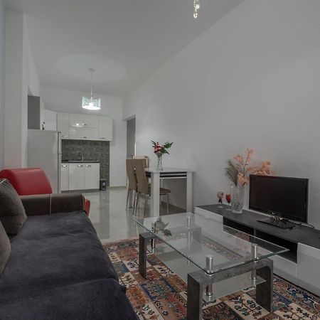 Kosmos Service Apartment City Center 3 With Additional Cost Parking 테살로니키 외부 사진