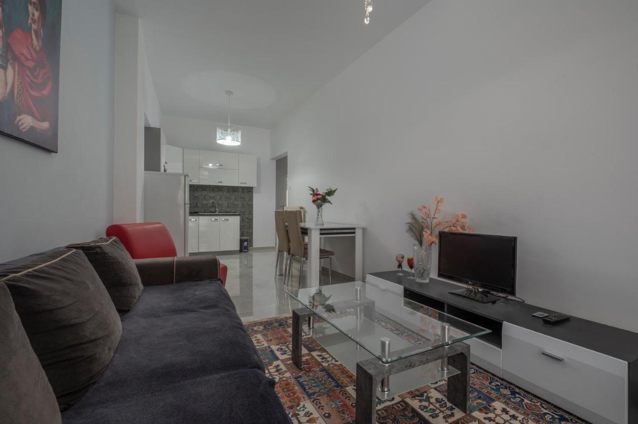 Kosmos Service Apartment City Center 3 With Additional Cost Parking 테살로니키 외부 사진